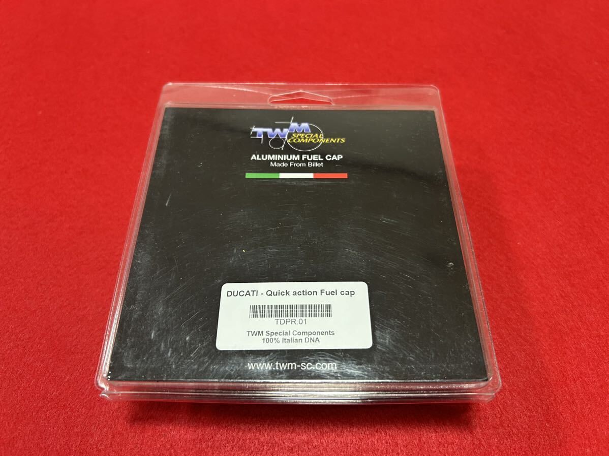 TWM TDPR01 タンクキャップ YAMAHA XJR1300 YZF-R1 DUCATI 1198 1098 998 996 948 Monster900 1000 900SS SS900 SS1000DS などの画像2