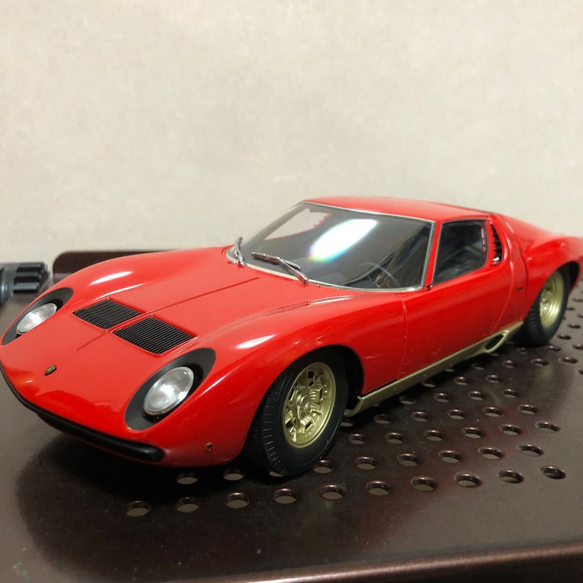999 オートアート ランボルギーニ ミウラ SV 1/18 ミニカー 赤 レッド 模型 完成品の画像1
