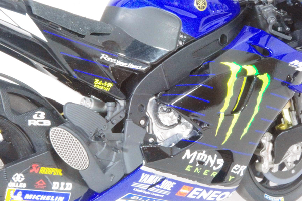 ● 1/12 ヤマハ 〓 YZR-M1/ V.ロッシ 2019 MotoGP 〓 YAMAHA_画像5