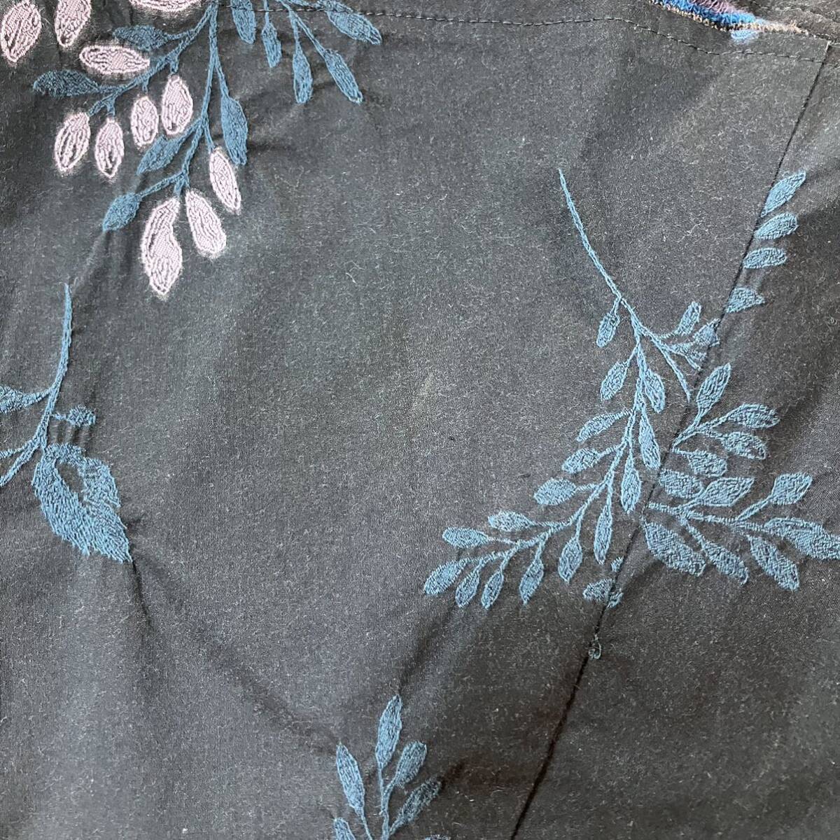 FUGA FUGA フーガフーガ 日本製 刺繍 植物柄 アシンメトリー ウエストゴム ベンツ デザイン ひざ丈 スカート ネイビー F_画像10