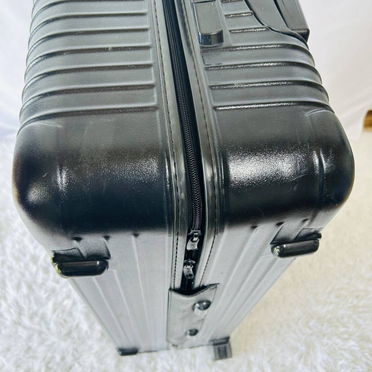 【美品】リモワ RIMOWA サルサ 104L 4輪　マットブラック　キャリーケース スーツケース TSA 大容量　_画像5