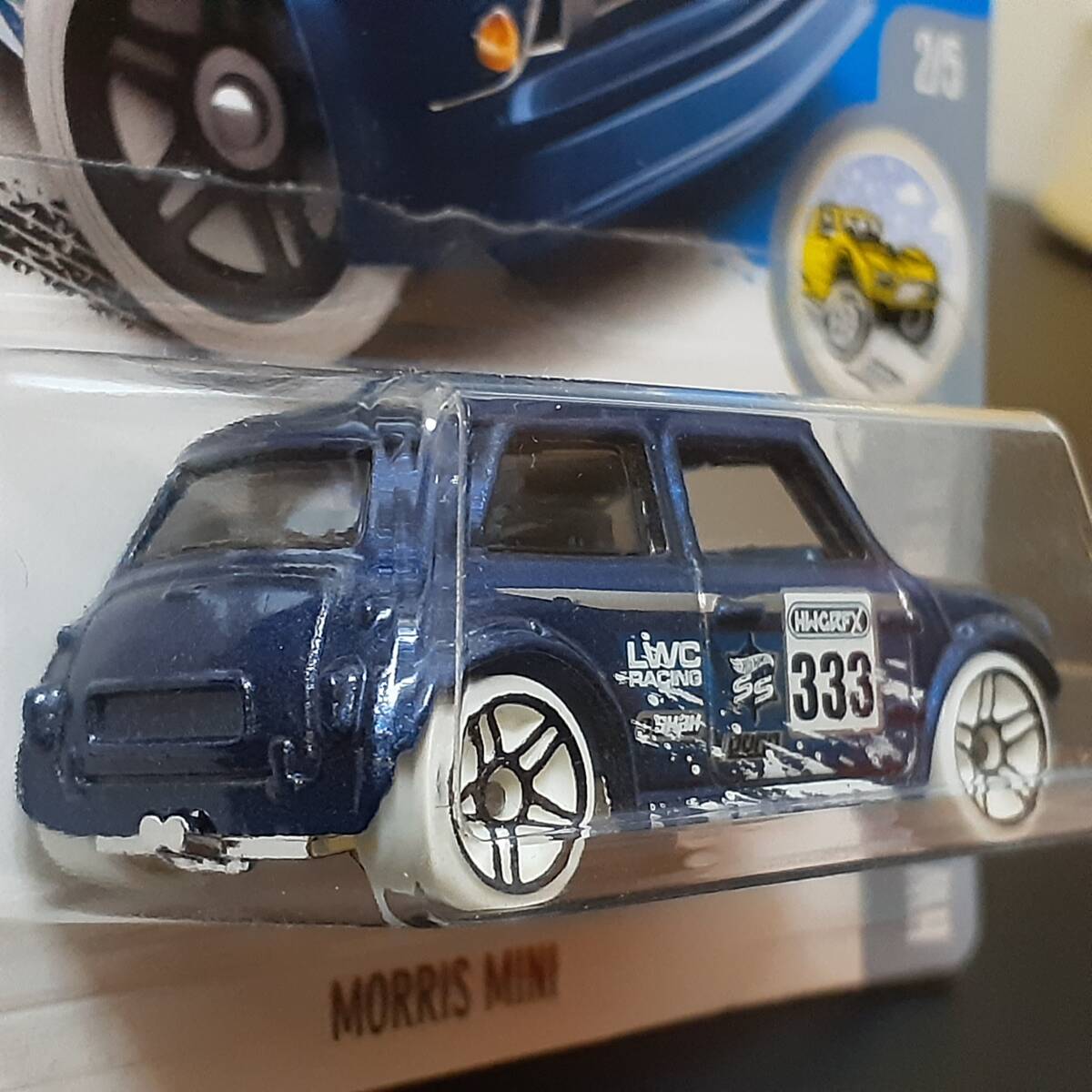 HOT WHeeLs MORRIS MINI 青 モーリス ミニ ミニカー POP ART ART WORK ART GRAPHIC アートグラフィック オーバーフェンダー ホットウィール_画像4