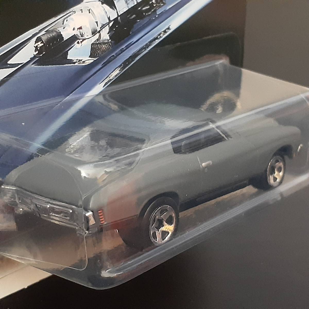 ホットウィール 70 CHEVELLE SS 灰 ワイルドスピード カラー マッド LIMITED EDITION シェベル ミニカー FAST＆FURIOUS × HOT WHeeLs _画像5