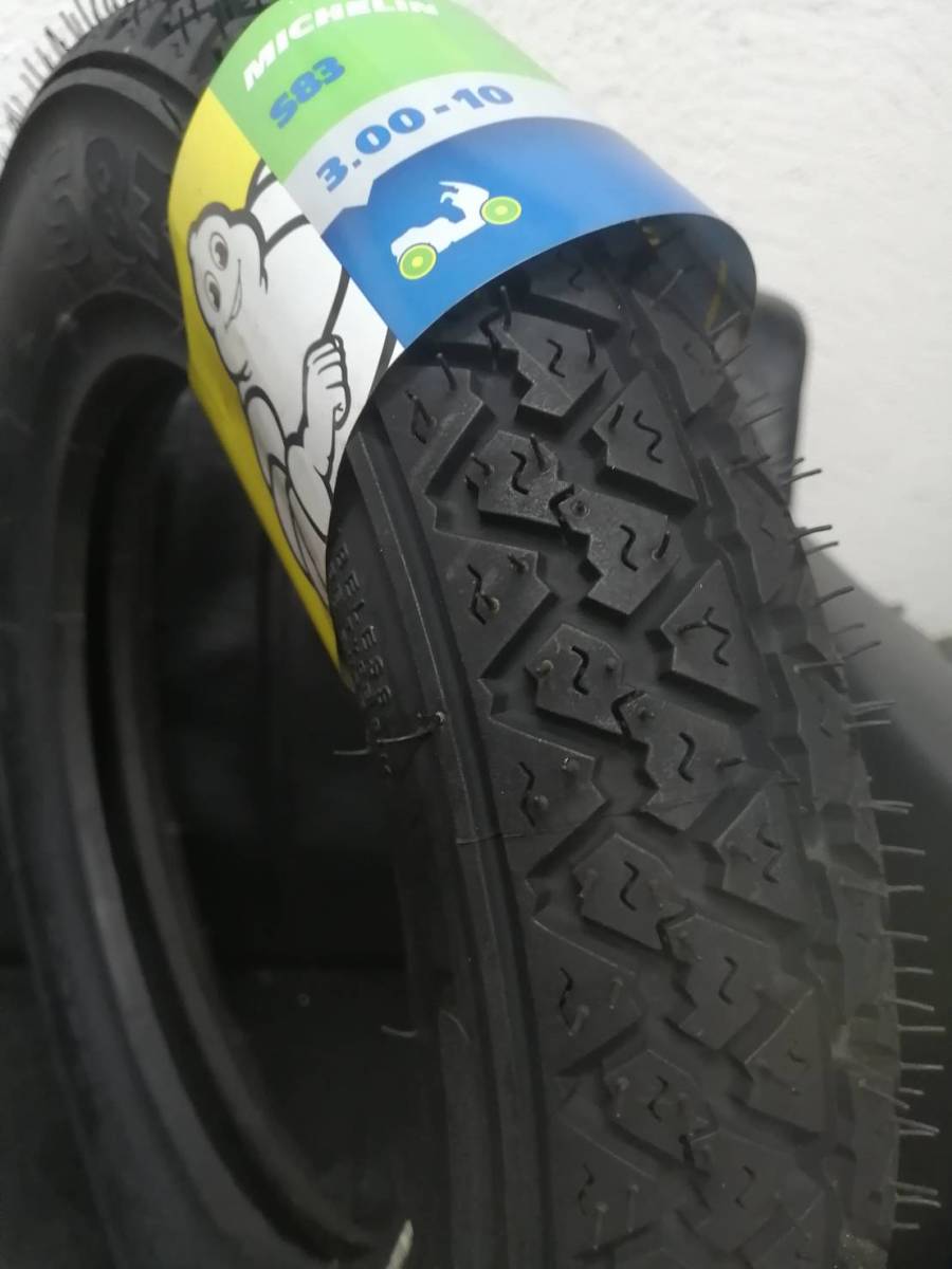 新品　MICHELIN 3.00-10　S83　42J　ミシュラン　VESPA　ベスパ　300-10　10インチ_画像2