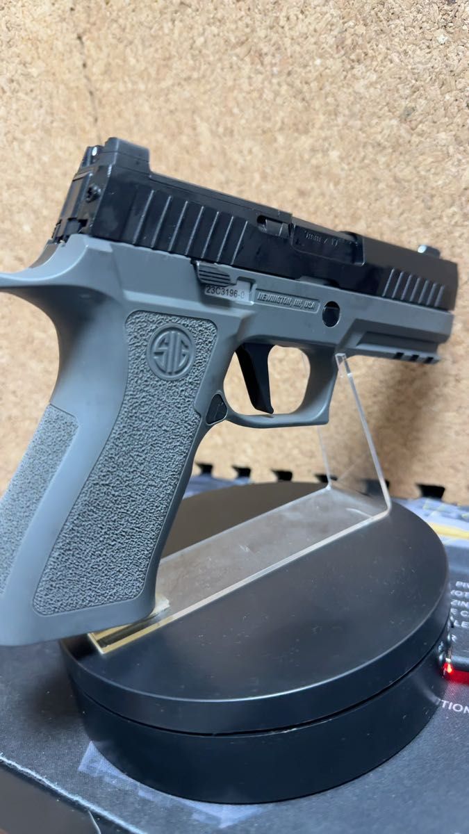 VFC P320 XCARRY GBB NOVAグリップカスタム品　スペアマガジン1本付き　新品保管品