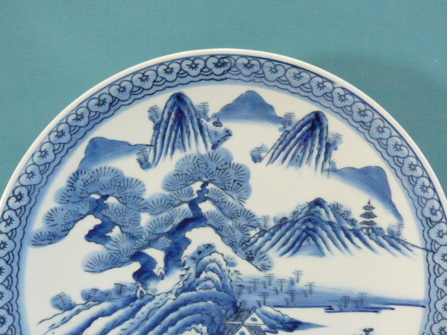 有田焼、染め付け飾り皿、山水画、直径３８ｃｍ_画像2