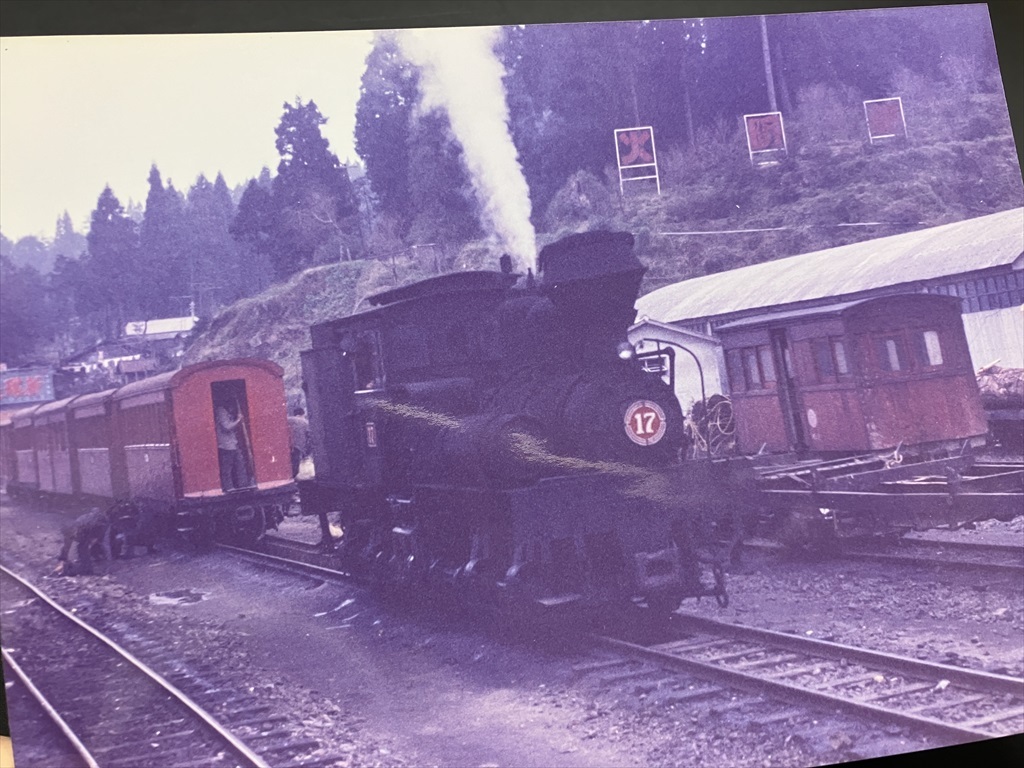 台湾鉄路局鉄道写真24【阿里山森林鉄路 DL-33他 蒸気機関車 ディーゼル/6枚(裏面に詳細記載!)宮松コレクション 昭和48年頃】鉄道趣味社_画像3