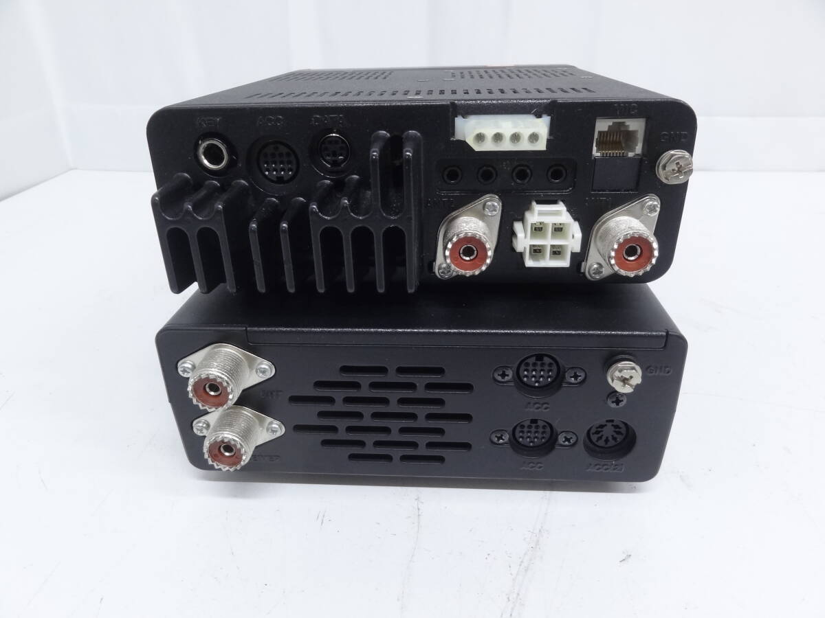 (I COM) HF/VHF/UHF приемопередатчик IC-7000(M) AT-180