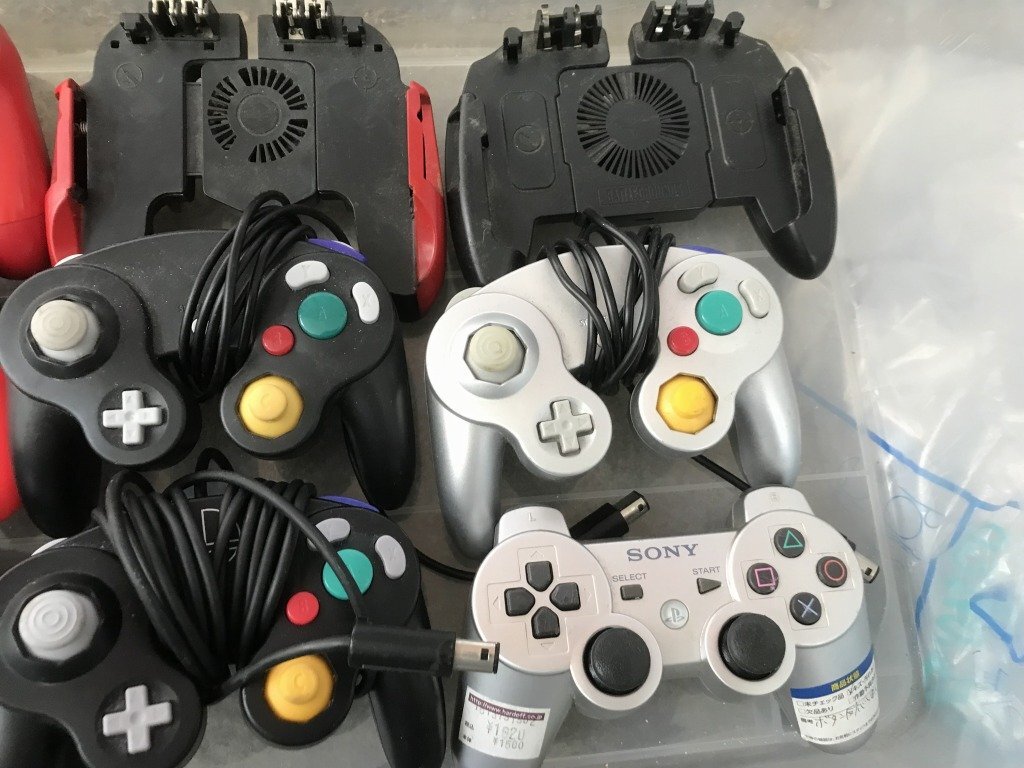 ★　【ジャンク扱い　動作未確認】　まとめて　ゲーム　game　コントローラー　NINTENDO64　ゲームキューブ　gamecube　プレステ　任天堂_画像6