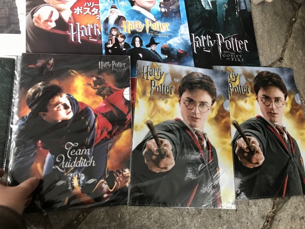 * [ majority. product new goods ] together Harry Potter goods small articles under . clear file pamphlet gold coin postcard movie SF