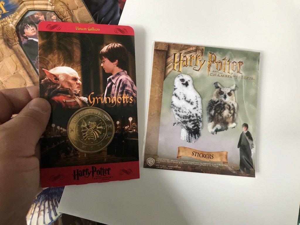 * [ majority. product new goods ] together Harry Potter goods small articles under . clear file pamphlet gold coin postcard movie SF