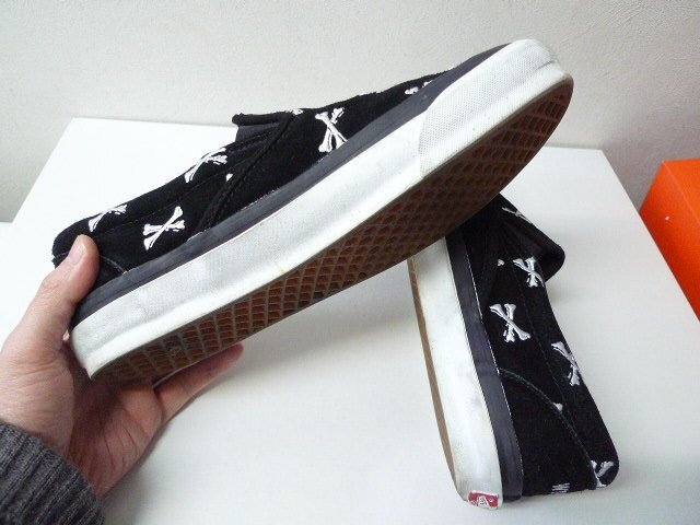 ◆VANS × WTAPS バンズ ダブルタップス 29cm箱付 SYNDICATE SLIP ON S CROSS BONES クロスボーン スウェード スリッポン スニーカー 黒 11_画像7