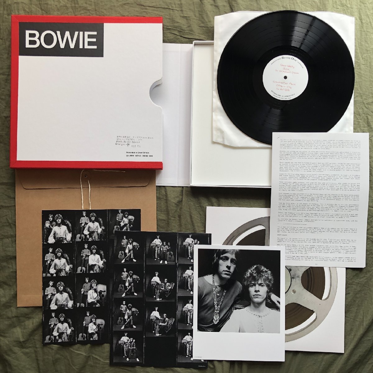 未使用品 激レア 2019年 英国 本国オリジナル盤 デビッド・ボウイ David Bowie LPレコードBOXセット Mercury Demos: Space Oddity リーフ_画像5