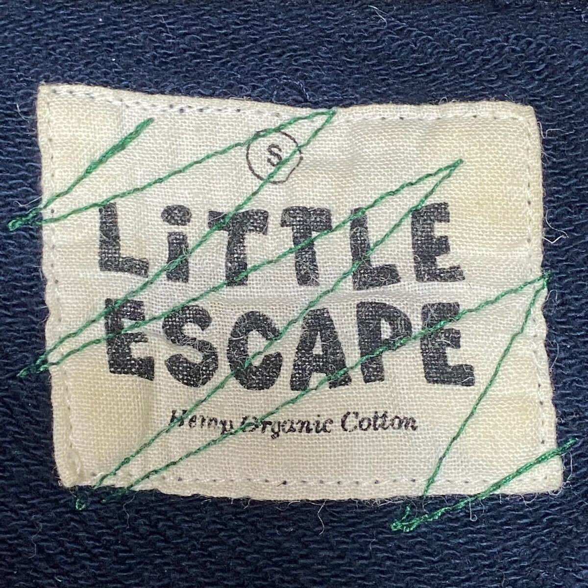 LiTTLE ESCAPE リトルエスケープ スウェットトレーナー オーガニックコットン 長袖 古着 ワンポイントロゴ メンズ Sサイズ_画像4