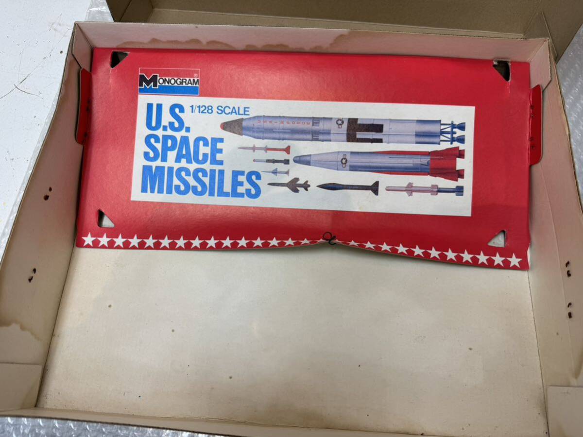  three 189*[ not yet constructed ] Bandai monogram 1/128 U.S. Space misa il 36 kind SPACE MISSILES plastic model 37016 MONOGRAM*