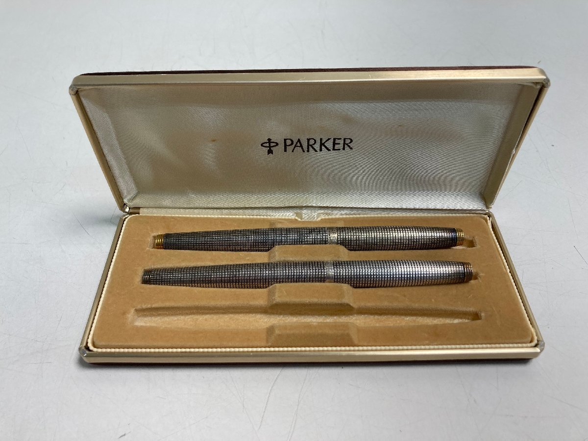 【★35-2655】■中古■ジャンク PARKER パーカー 万年筆 14K 刻印 2本 ケース付属（1983）_画像1