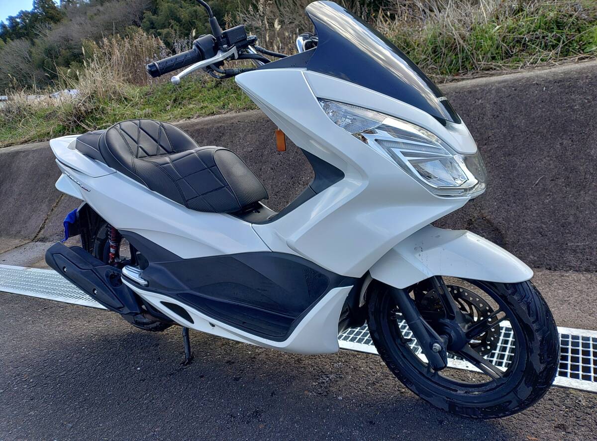 PCX150　2017年式　KF18　走行12000ｋｍ　自賠責8年7月まで　前後ドラレコ付き_画像1