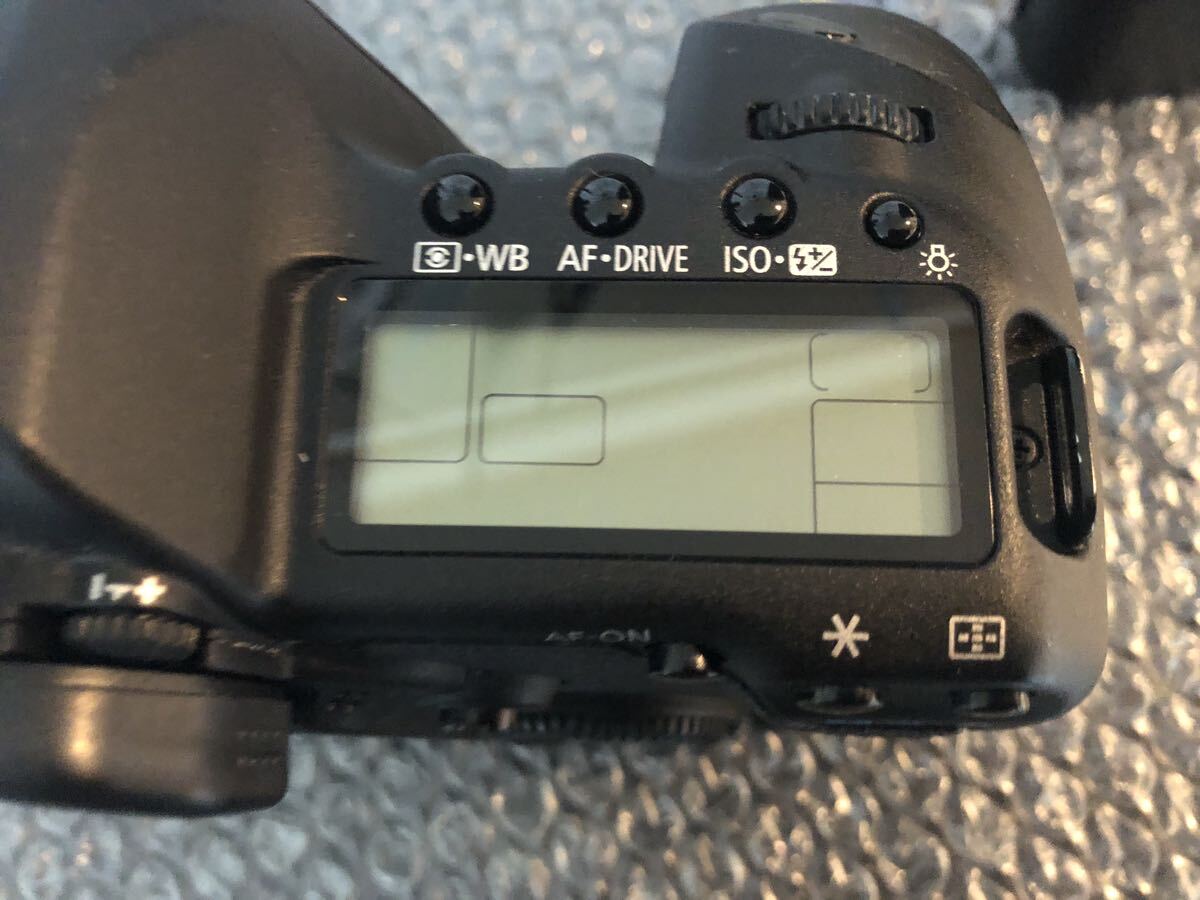 Canon EOS 5D MARK II カメラ + 電池一個。中古。配達無料。_画像4