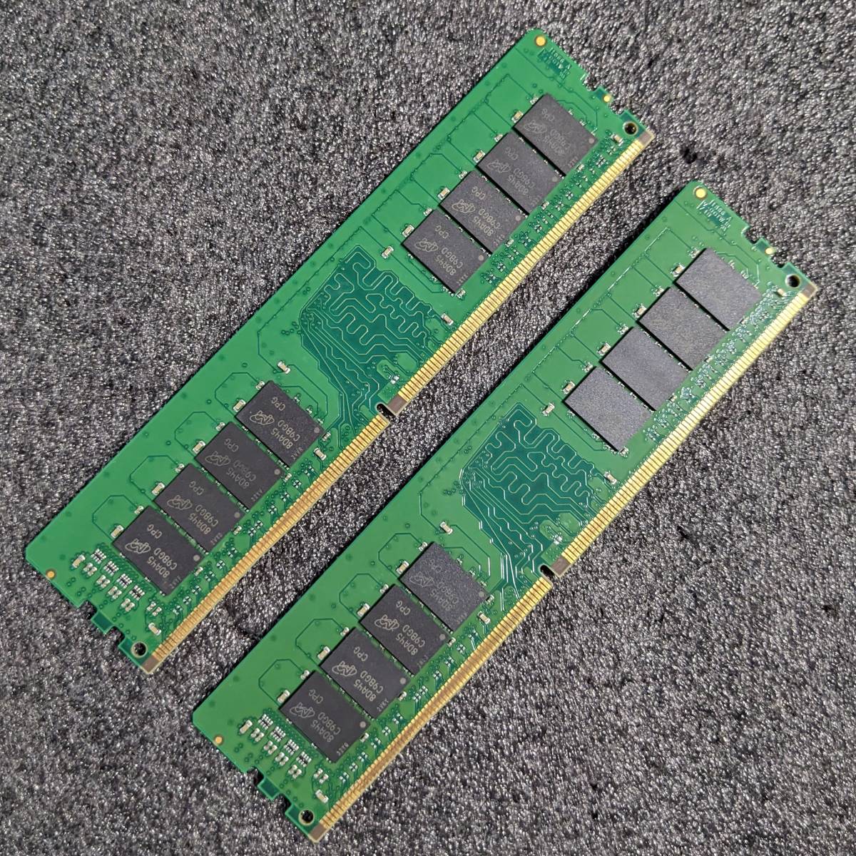 【中古】DDR4メモリ 32GB(16GB2枚組) Crucial CT16G4DFD824A.C16FAD1 [DDR4-2400 PC4-19200]