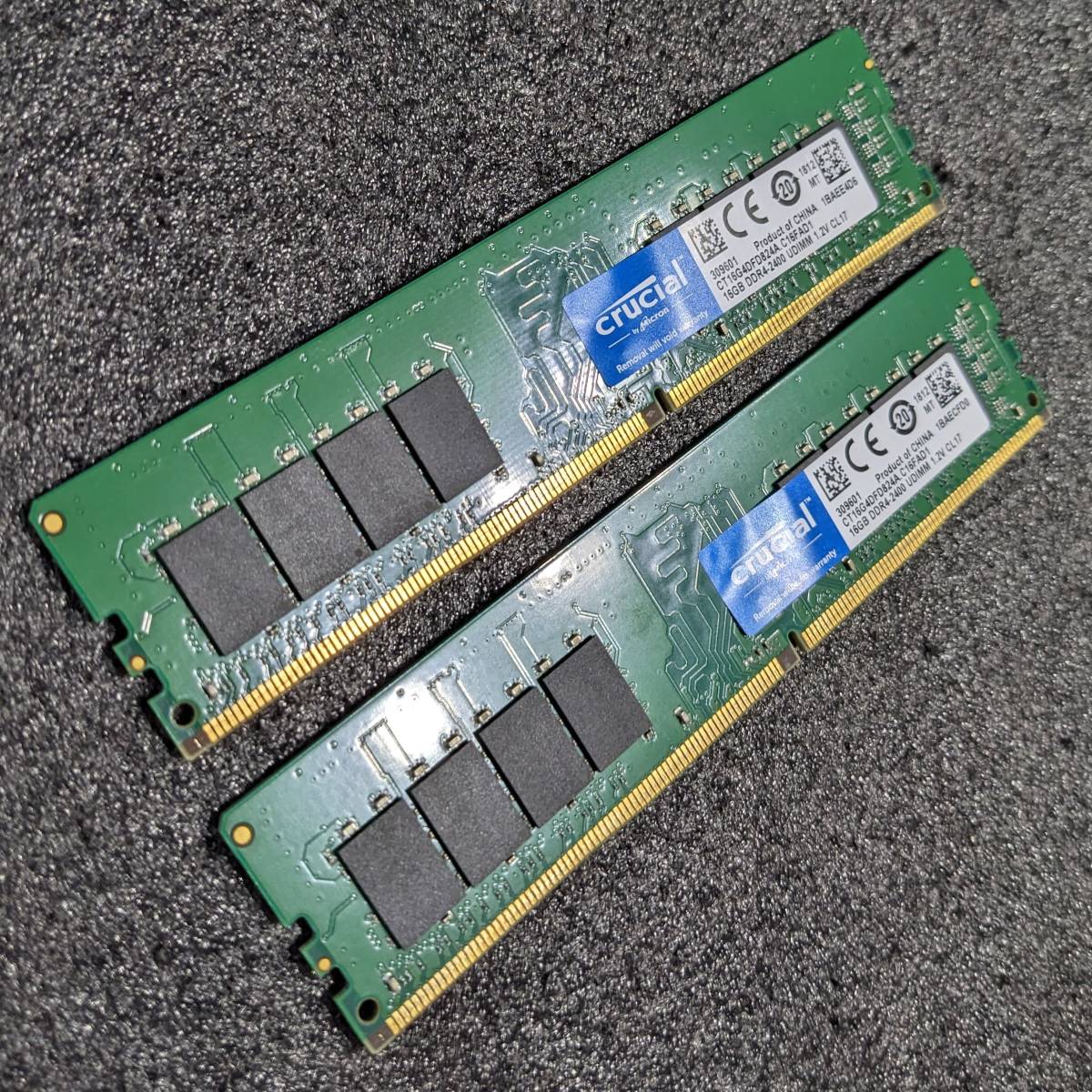 【中古】DDR4メモリ 32GB(16GB2枚組) Crucial CT16G4DFD824A.C16FAD1 [DDR4-2400 PC4-19200]