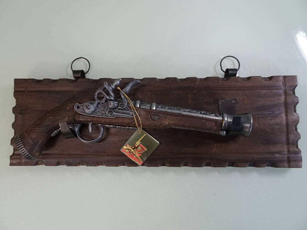 スペイン製装飾銃　モデルガン　古式銃　レプリカ　パーカッションロック　中世　アンティーク　アンティーク風　壁掛けスタンド付き　中古_画像1