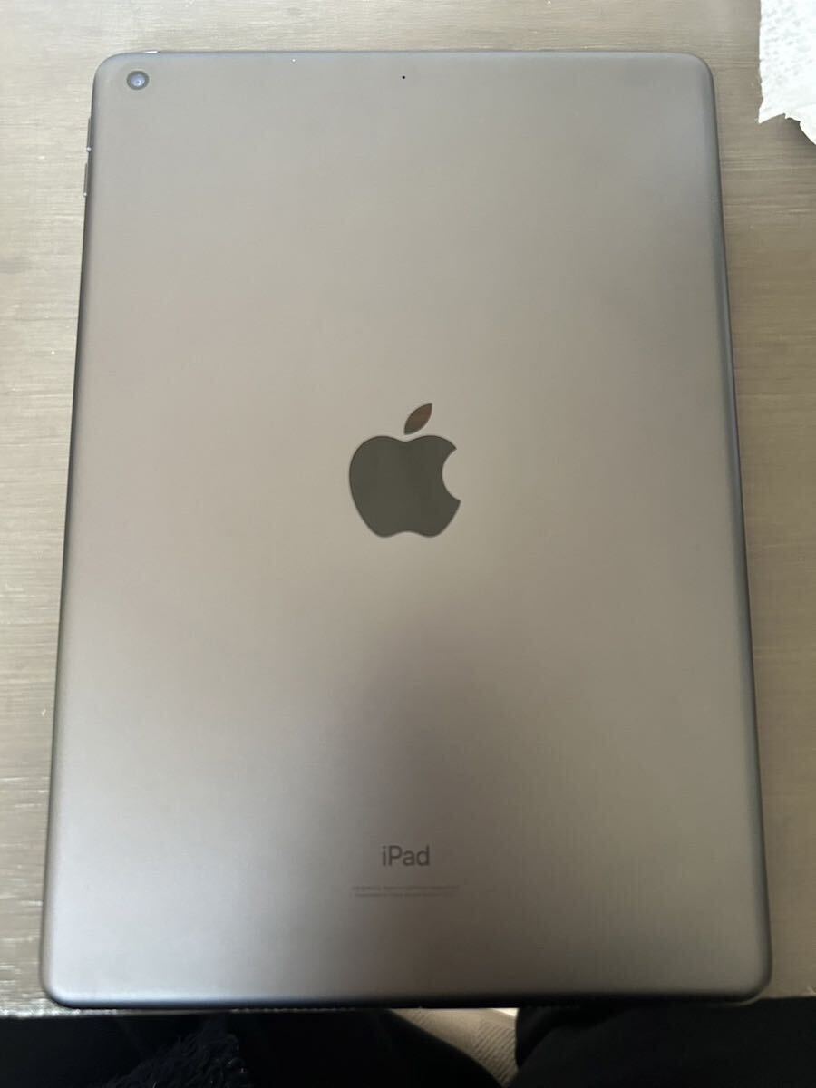 iPad第8世代 Apple タブレット タブレットApple スペースグレイ 端末 機械 _画像2