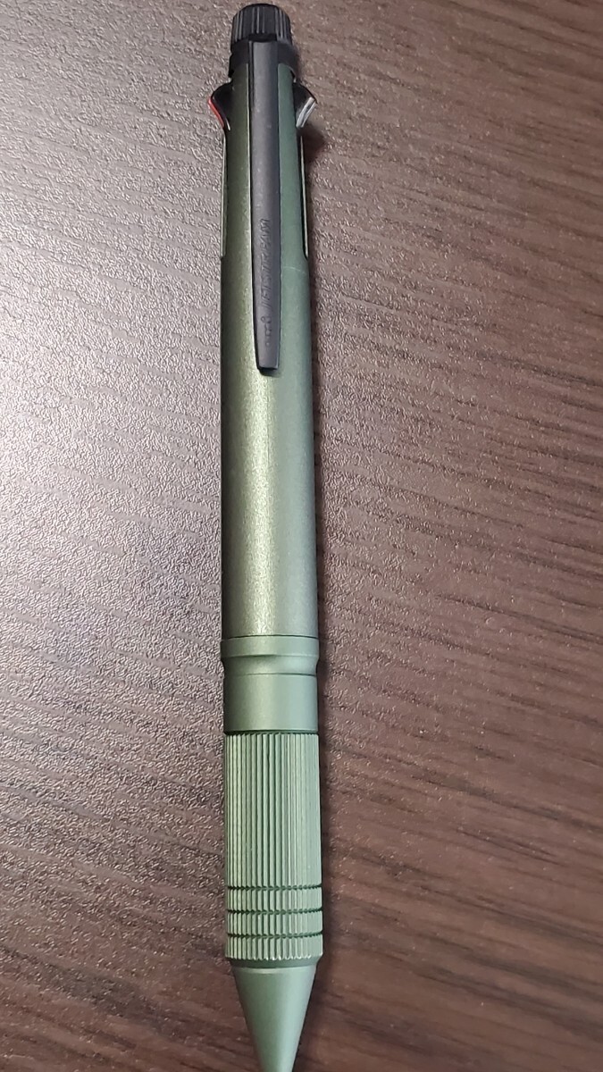 未使用メタルエディションMETAL EDITION ジェットストリーム4＆1ボールペン0.5mm黒赤青緑 シャープ0.5mm MSXE5-2000A-05 7 ダークグリーン_画像1