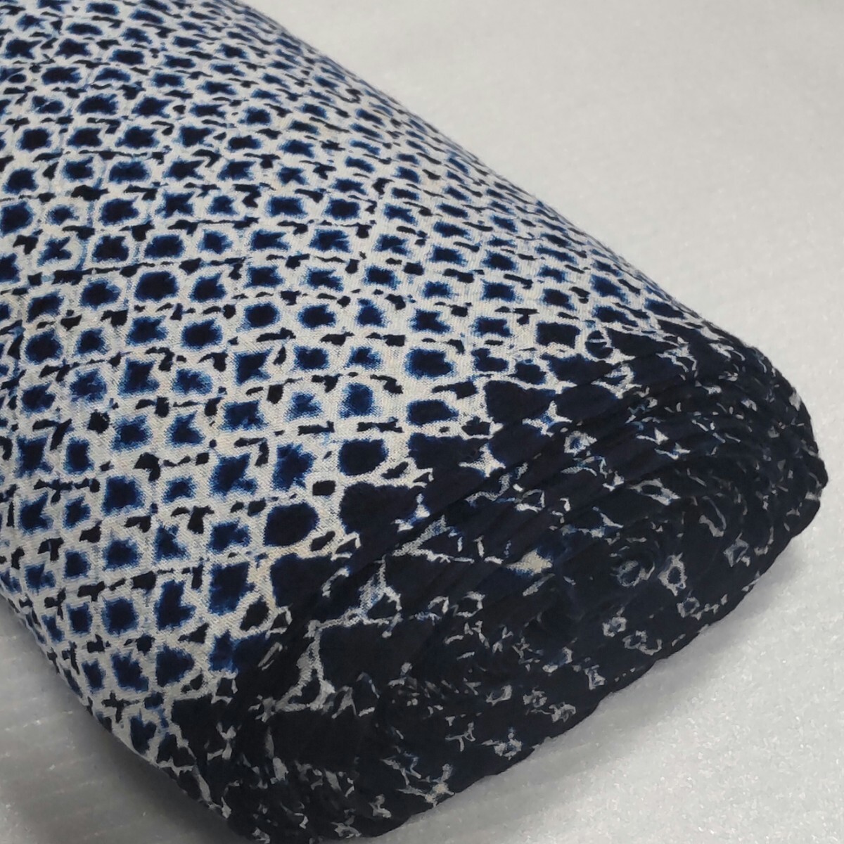 【時代布】有松絞り 絞り 藍染め 木綿 約850cm 反物 生地 古布 古裂 アンティーク リメイク素材 A-684_画像1