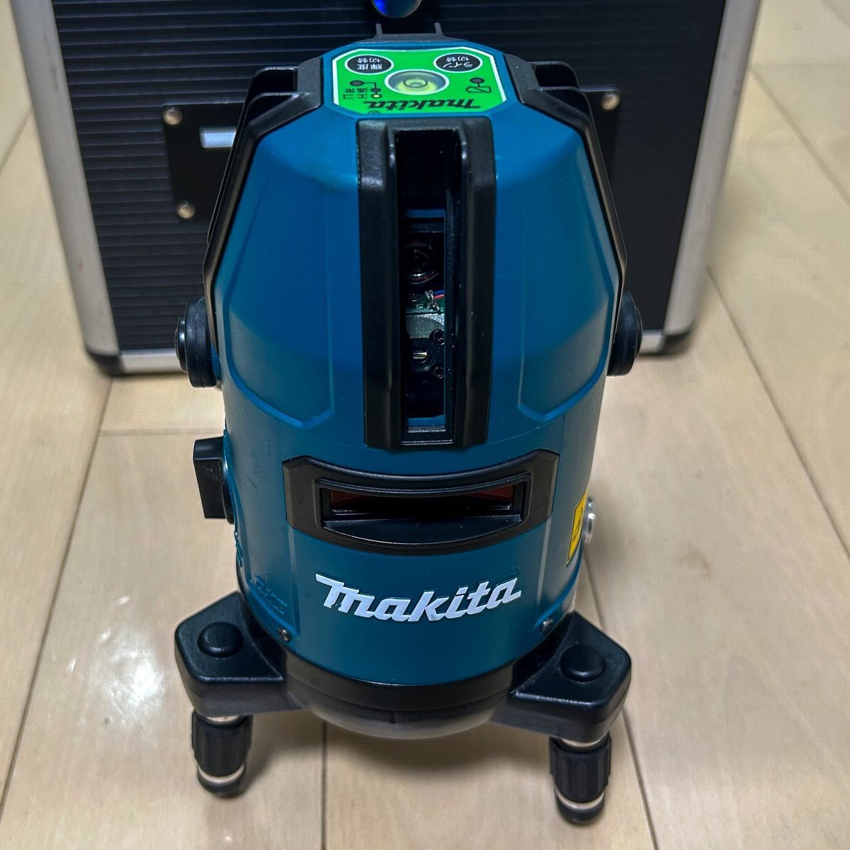 Makita　マキタ　充電式屋内・屋外兼用レーザー墨出し器　SK40GD