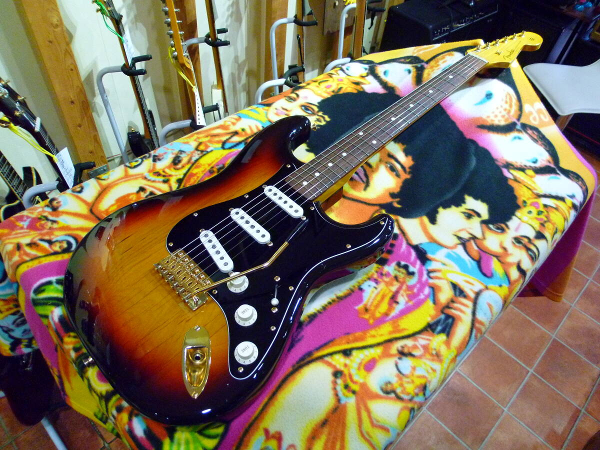 ストラトキャスター Fender Japan ST62G-85TX 3TS