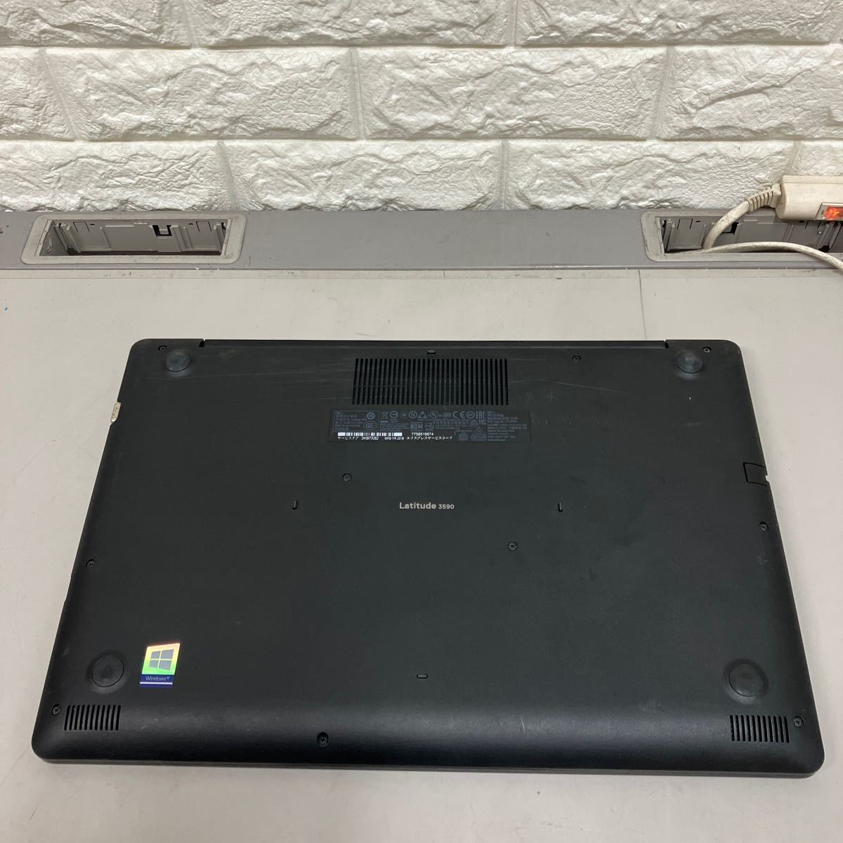 S200 DELL Latitude 3590 P75F Core i3 8130U メモリ4GB_画像4