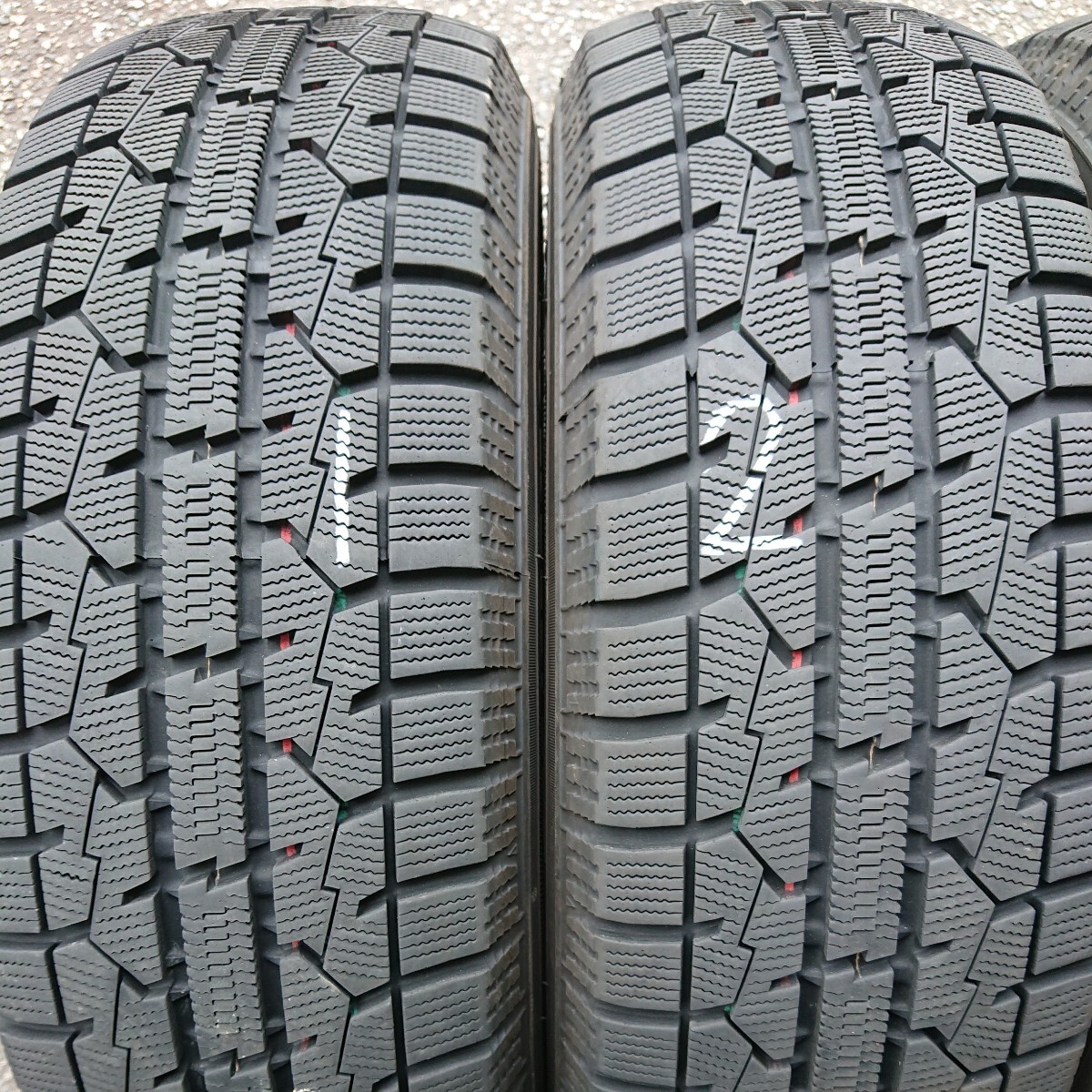 958-8☆スタッドレスタイヤ 4本 2023年製 約9分山 195/65R15 トーヨー ガリットGIZ_画像5