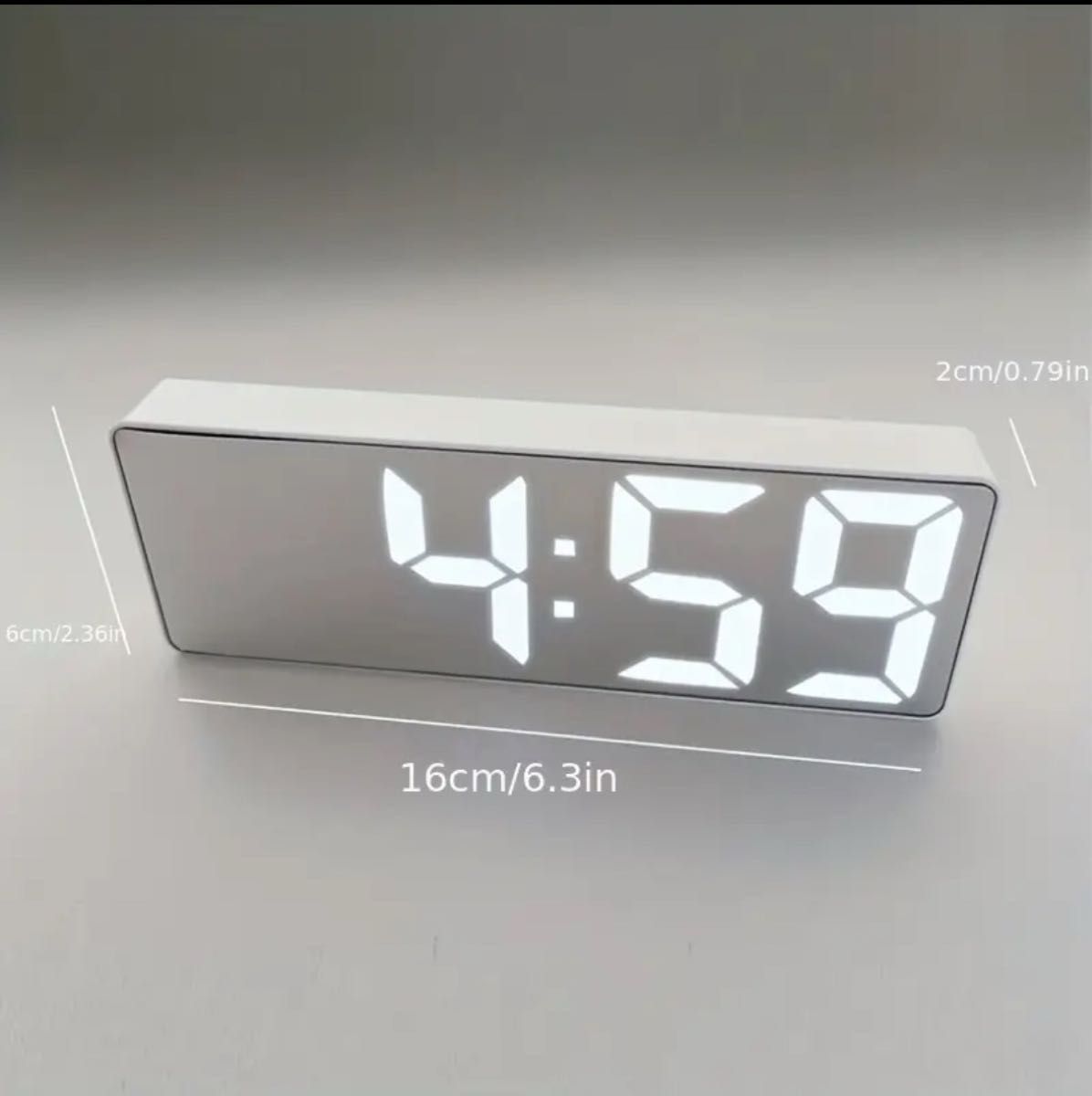 値下げ☆新品☆最新デジタルクロック LED アラーム 置き時計 調光可能 目覚まし 鏡面 ミラー 北欧風