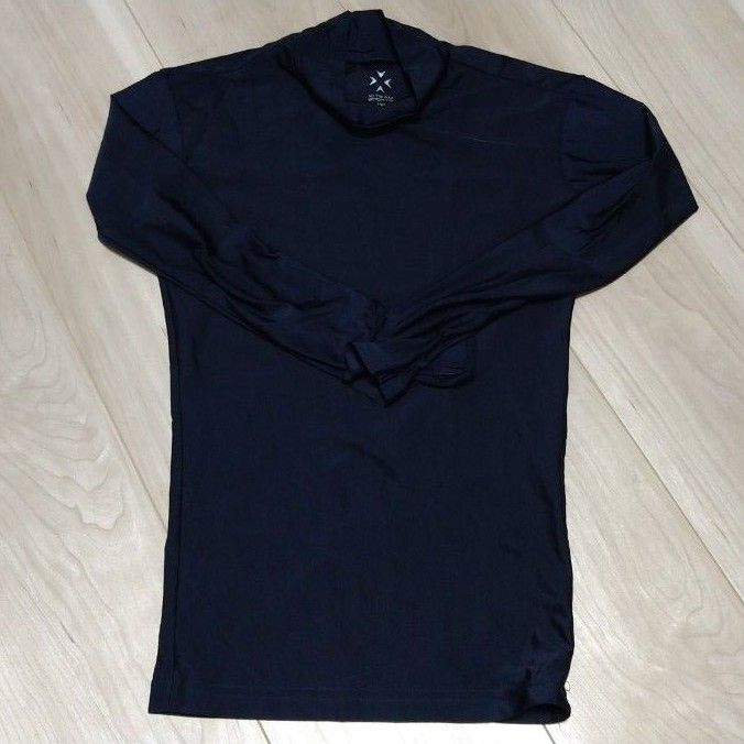 X TEAM SPORTS　アンダーシャツ　サイズ130,140