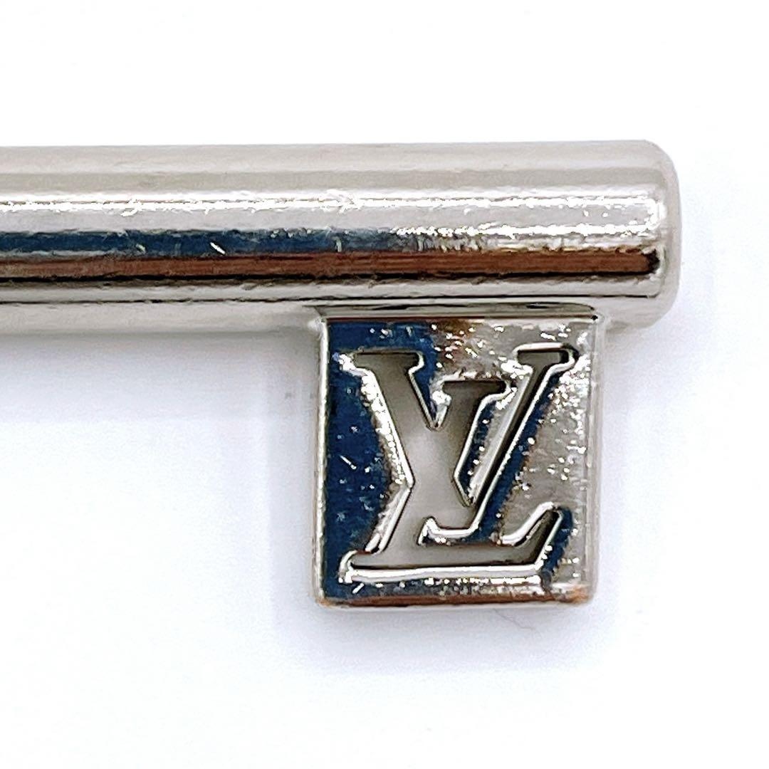  Louis Vuitton M67143porutokre travel key charm silver Logo 