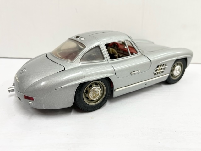 IYS66777 Mercedes Benz メルセデス ベンツ 300SL 1954 1/18 burago 模型 イタリア 車 現状品の画像2