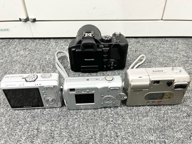 IYS66286 カメラ ビデオカメラ まとめ 計7点 100円～ HITACHI SHARP SONY PANASONIC FUJIFILM 動作未確認 ジャンク品 同梱不可の画像9