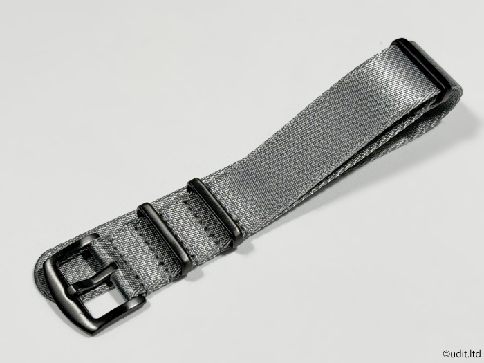 ラグ幅:22mm ハイクオリティ NATOストラップ 腕時計ベルト グレー/シルバー ブラック尾錠 時計用バンド ファブリック LG1の画像1