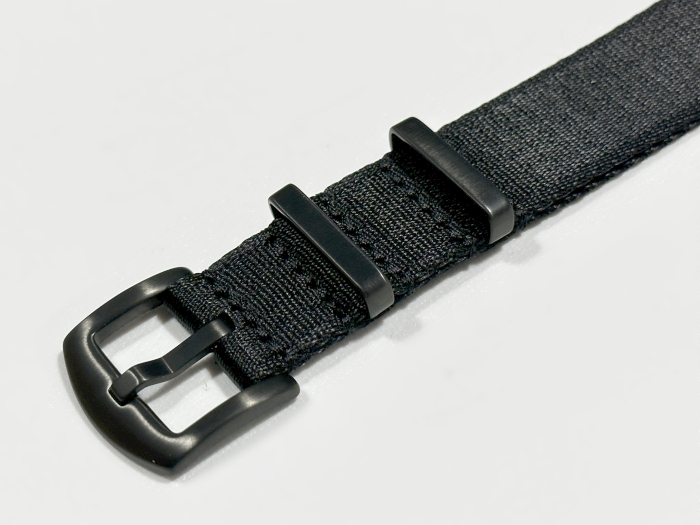 20ｍｍ 高品質 光沢NATOストラップ 腕時計ベルト 黒 ブラック尾錠 時計用バンド ファブリック ハイグレードタイプ_質感確認用の拡大画像です。