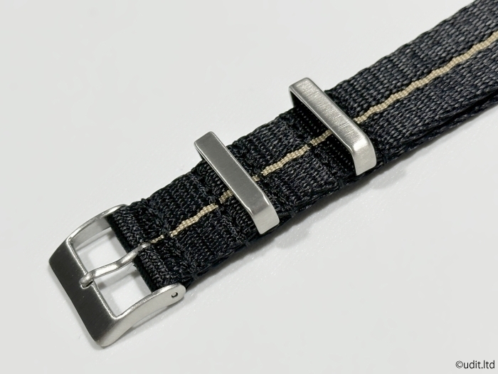  ковер ширина :20mm с блеском . высокое качество NATO ремешок черный / бежевый полоса наручные часы ремень для часов частота DC