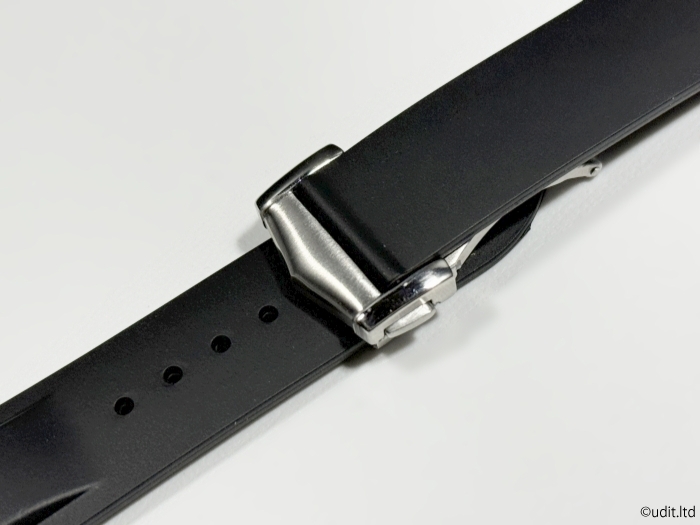 ラグ幅:20ｍｍ ラバーベルト ブラック 腕時計ベルト【OMEGA対応 オメガ シーマスター等に】 時計用バンド_質感確認用の拡大画像です。