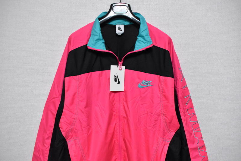 新品 NIKE × ATMOS ビンテージ パッチワーク トラックジャケット 新品 NIKE × ATMOS ビンテージ パッチワーク トラックジャケット