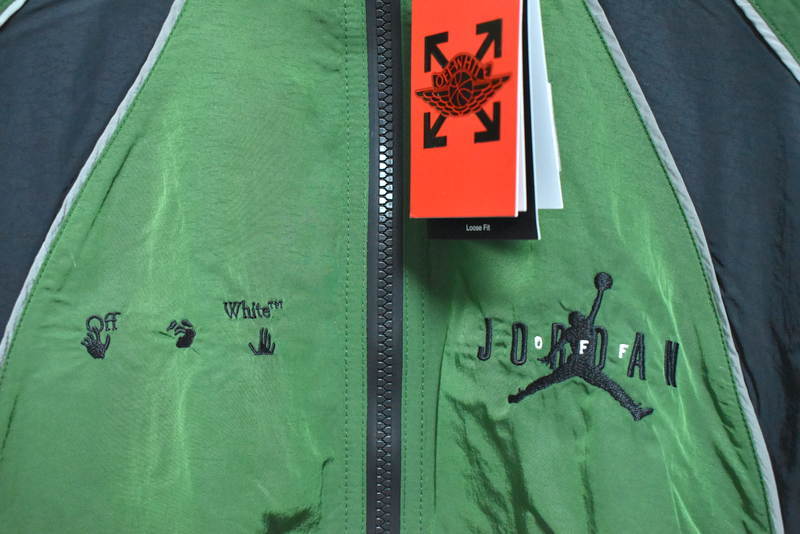 新品 NIKE JORDAN × Off White トラックジャケット S 定価60500 新品 NIKE JORDAN × Off White トラックジャケット S 定価60500