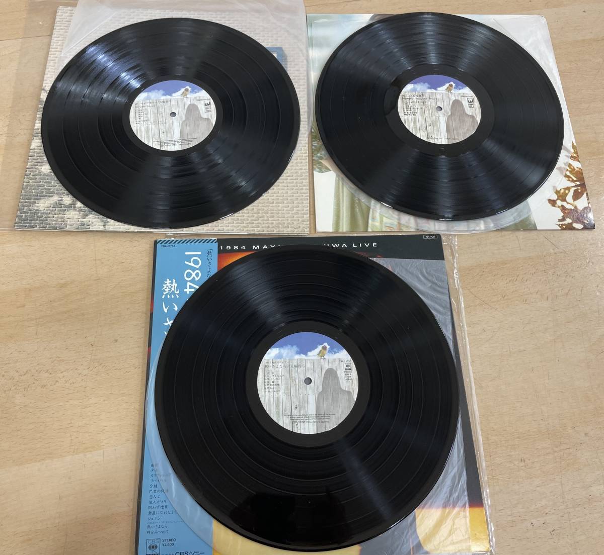 【5660】五輪真弓 レコードまとめ 3枚 1984五輪真弓ライブ 熱いさよなら Les Fenetres など LP 邦楽 中古品 現状品 長期保管品_画像3