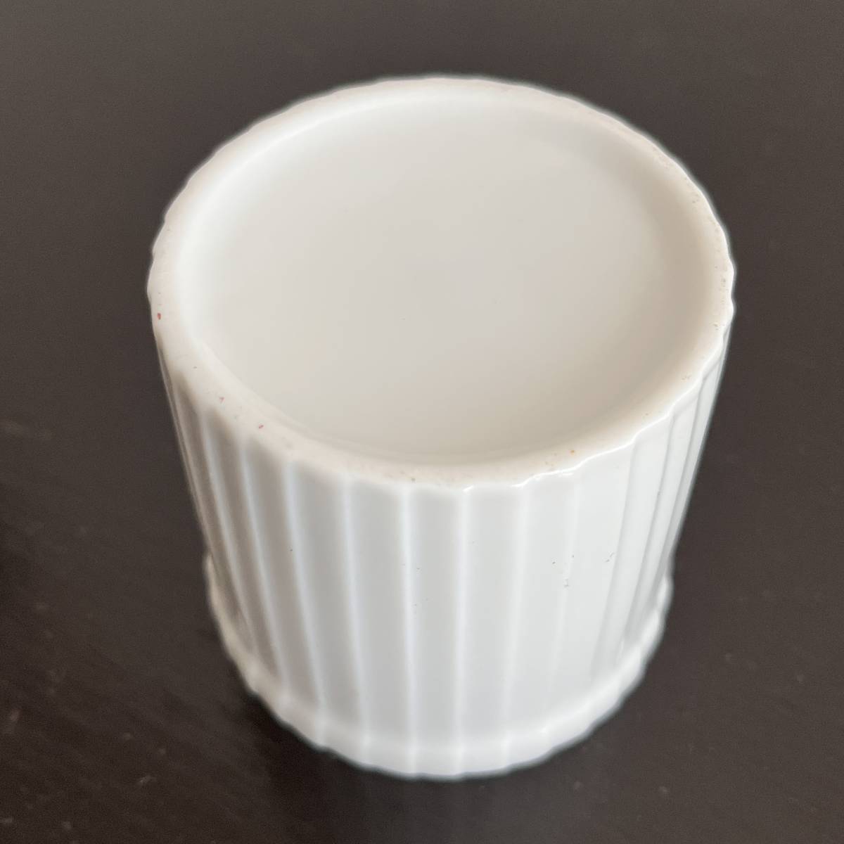 製菓型　5.8ｃｍスフレ型　ココット　深型　ホワイト　25個　オーブンウェア　洋食器　小鉢　小物入れ（3605）_画像4