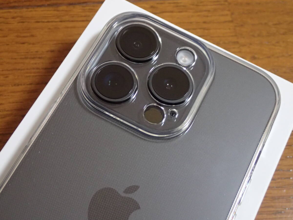 Apple アップル iPhone15 Pro 1TB SIMフリー 付属品全有 バッテリー容量100％ ブラックチタニウムの画像2