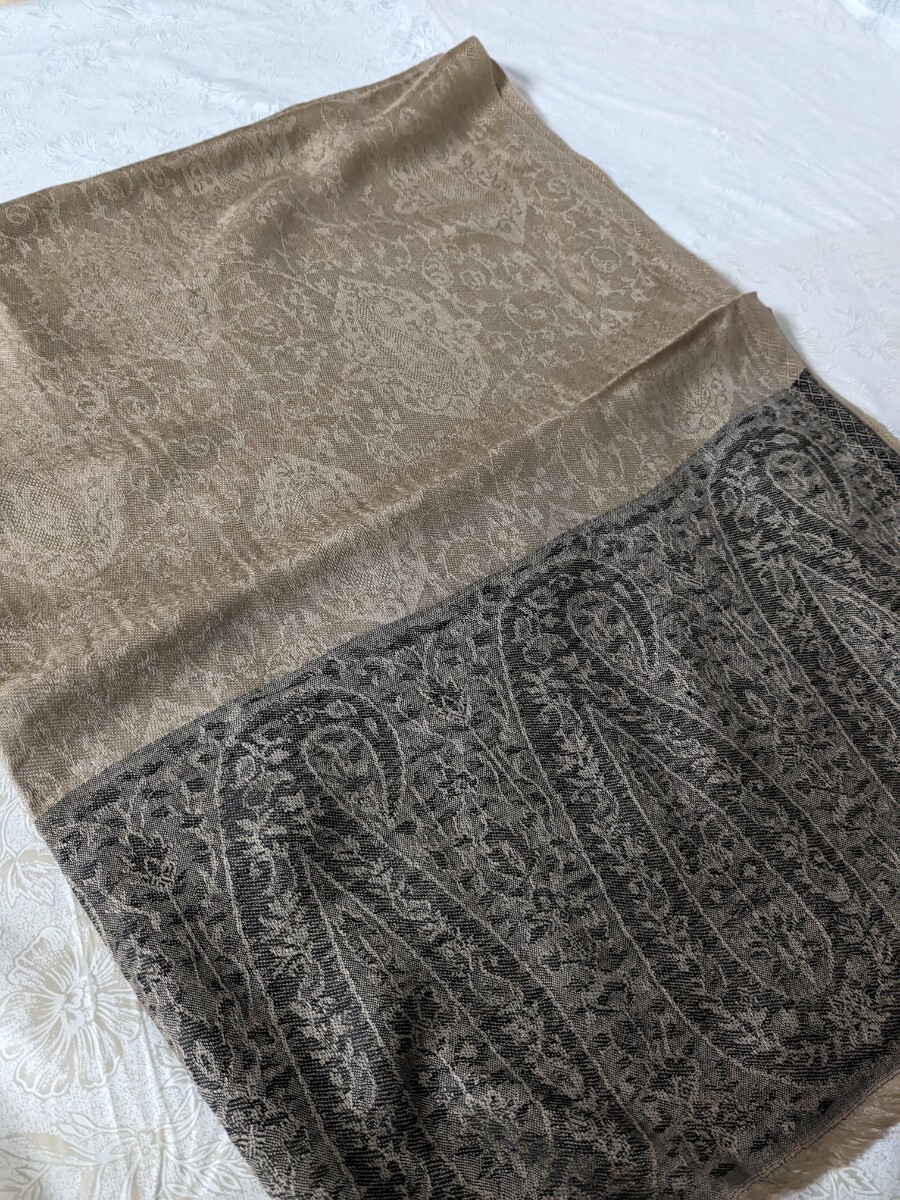 インド刺繍 カシミール地方産 シルク＆ウール＆コットン混合 ストール 新品未使用 茶色 インド製 カシミヤ 民族衣装 ペイズリー 良い肌触り_画像5