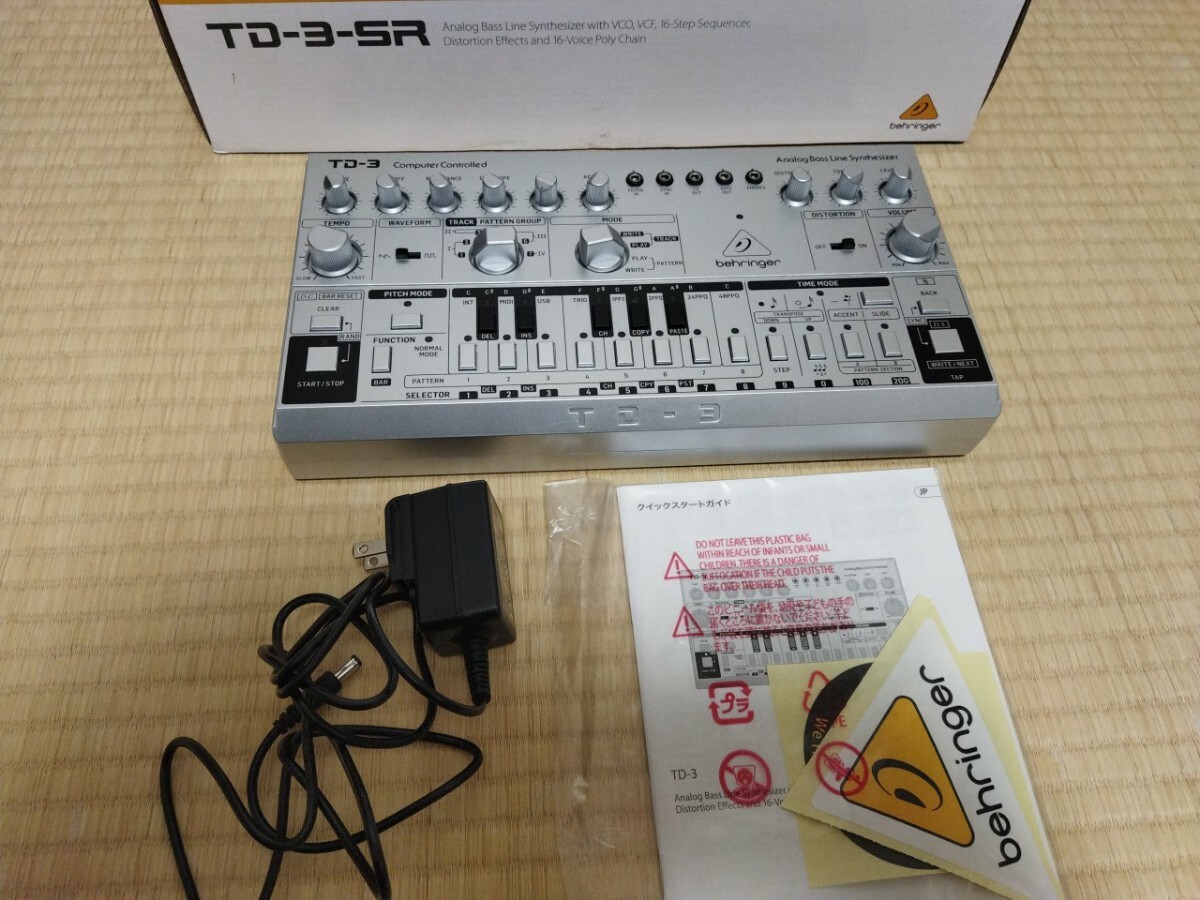 『behringer TD-3-SR』美品・動作品 アナログベースラインシンセサイザー ベリンガー アシッド acid シルバー_画像8