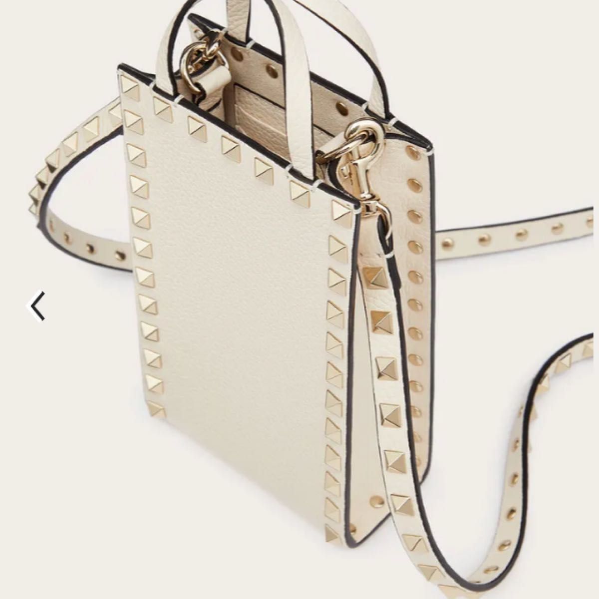VALENTINO ロックスタッズバッグ|Yahoo!フリマ(旧PayPayフリマ) VALENTINO ロックスタッズバッグ|Yahoo!フリマ(旧PayPayフリマ)