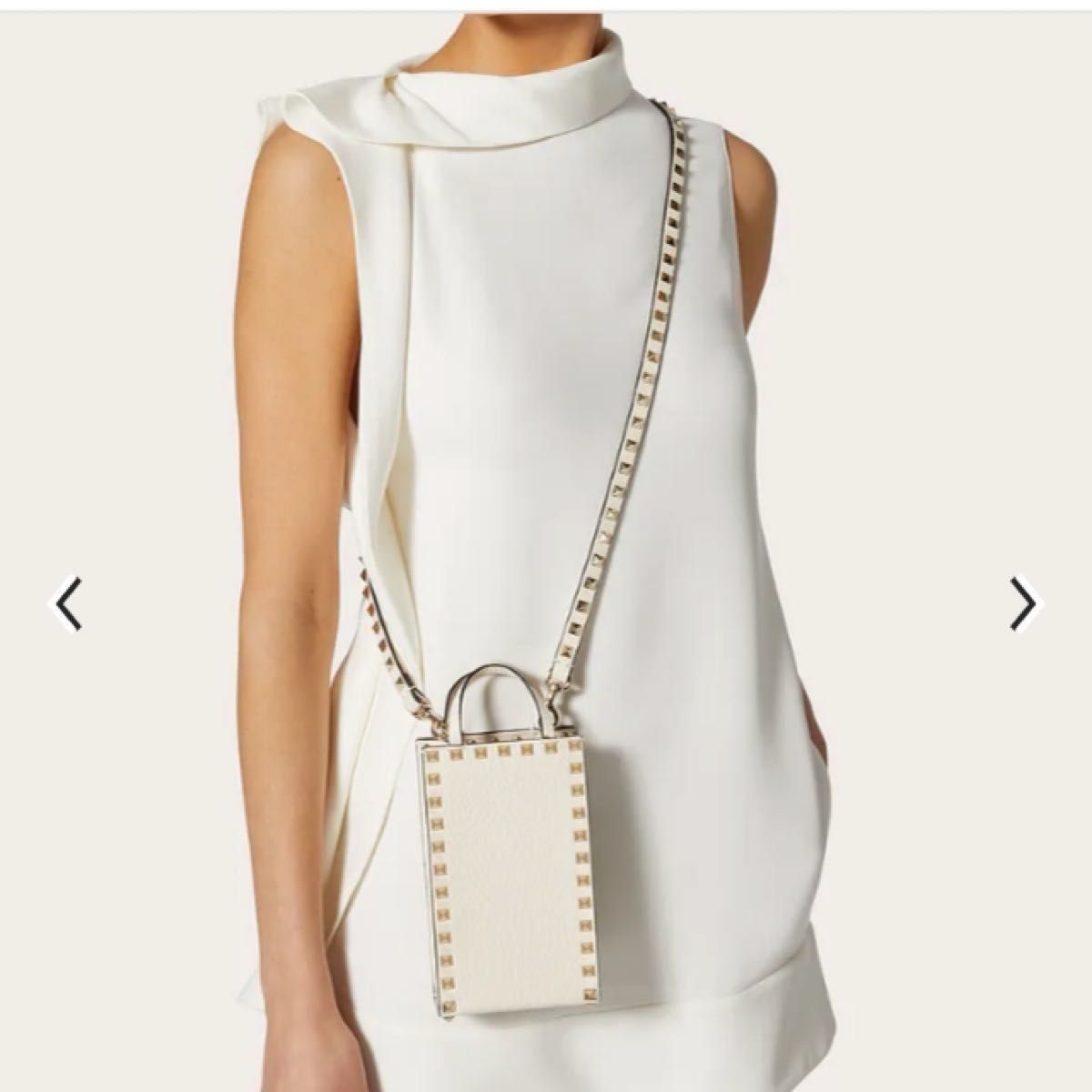 VALENTINO ロックスタッズバッグ|Yahoo!フリマ(旧PayPayフリマ) VALENTINO ロックスタッズバッグ|Yahoo!フリマ(旧PayPayフリマ)